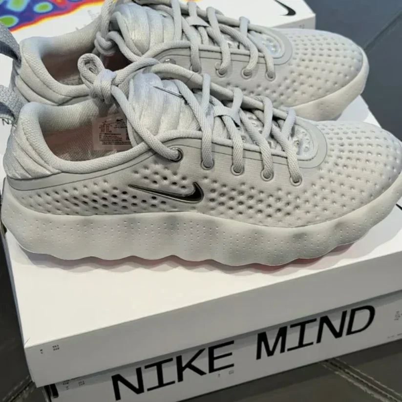 Mind 002 Light Smoke Grey